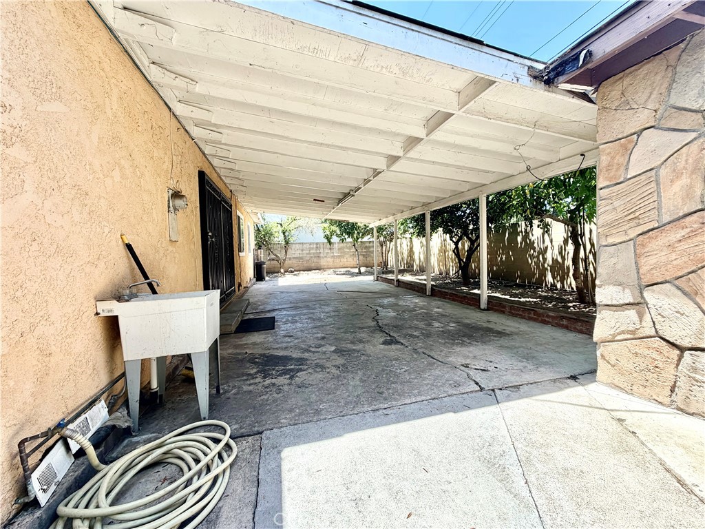431 E Rosslynn Property Photo 14