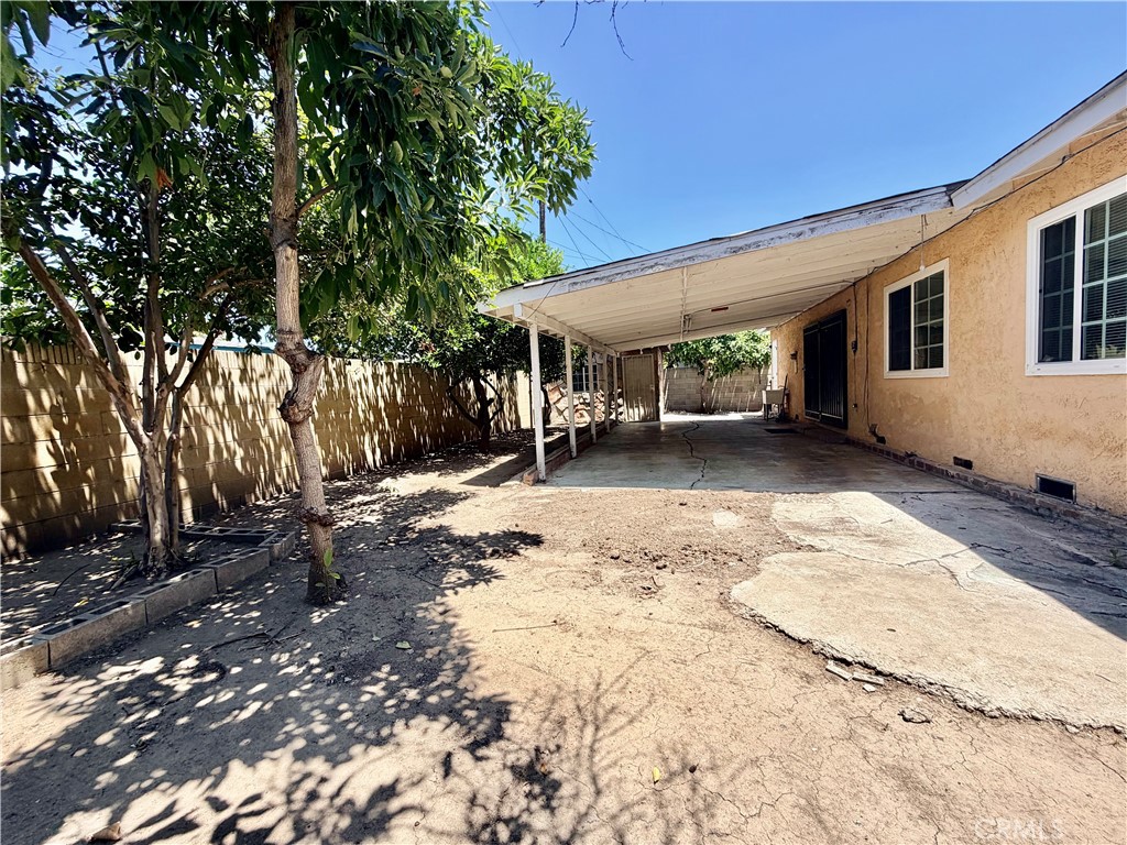 431 E Rosslynn Property Photo 15
