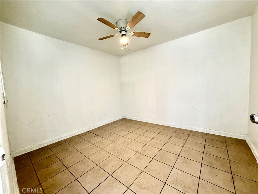 431 E Rosslynn Property Photo 16