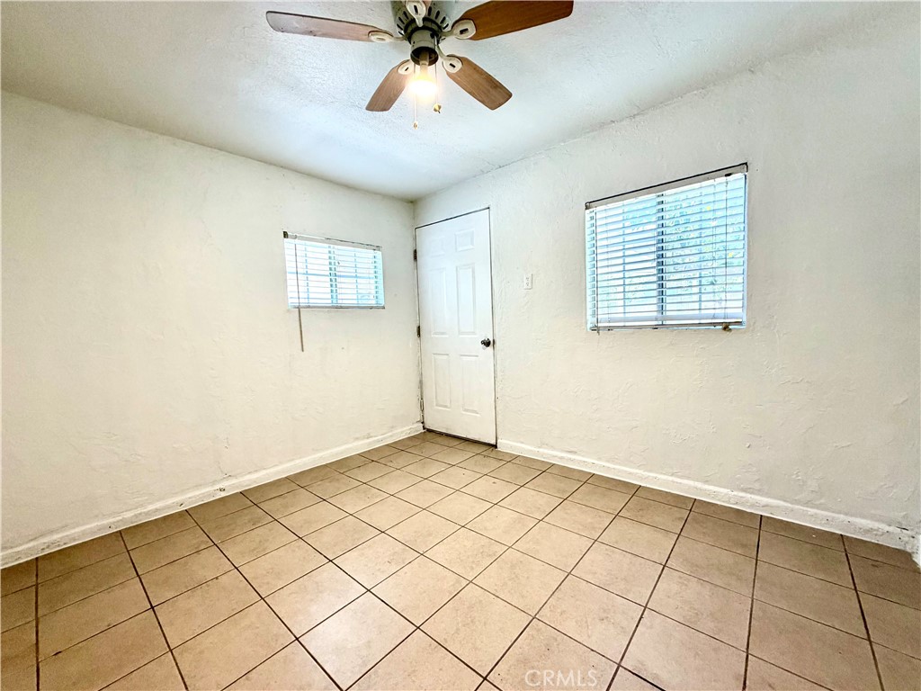 431 E Rosslynn Property Photo 17