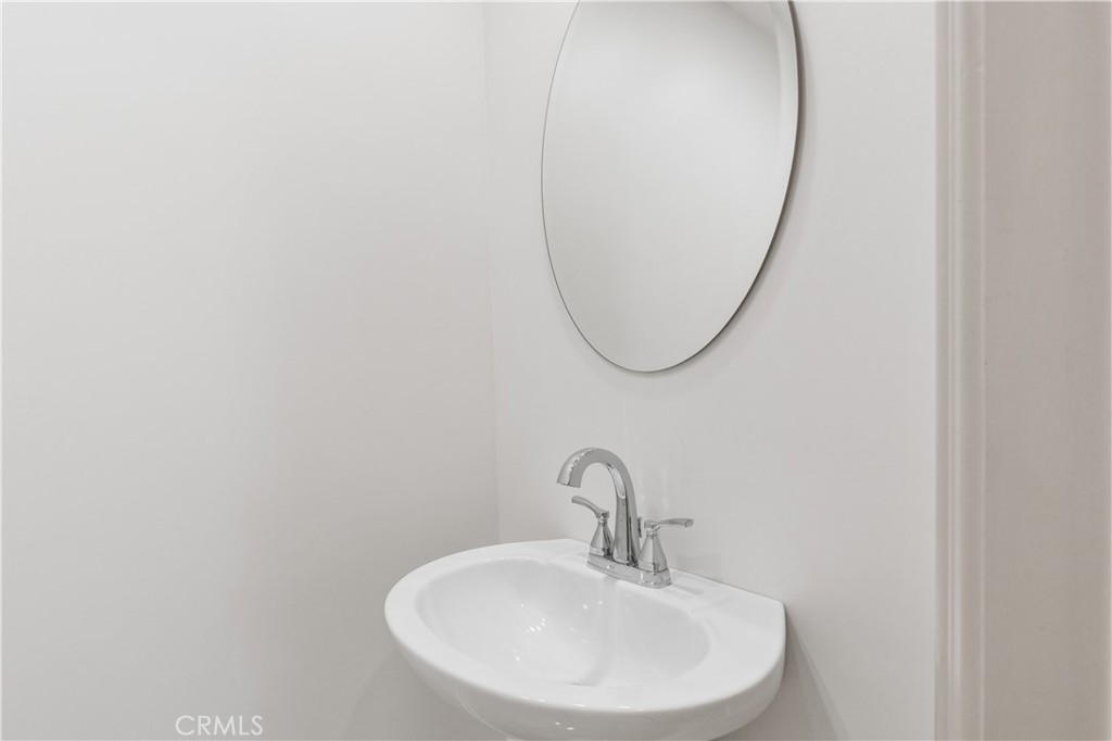 1424 N Crescent Heights Boulevard 20 Property Photo 27