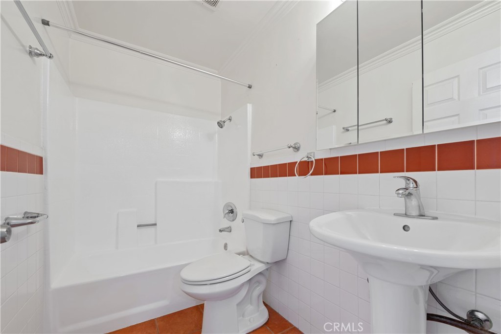 6042 Barton Property Photo 5