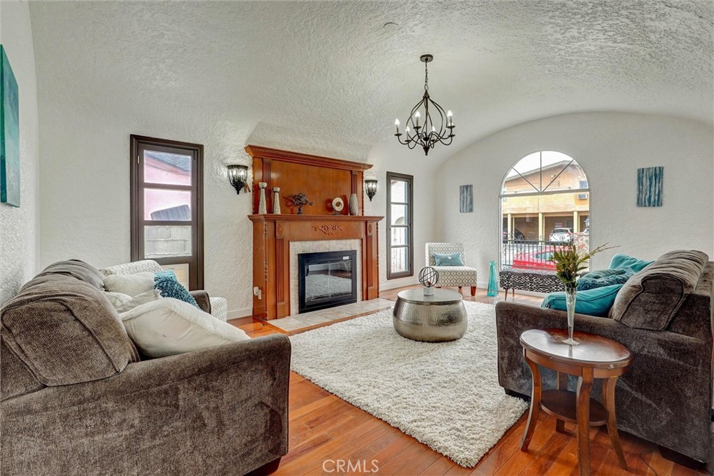 5723 Ensign Property Photo 1
