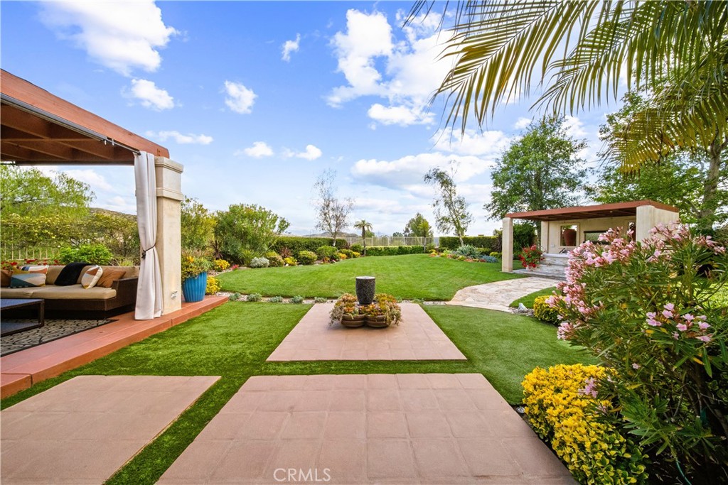 21634 Canyon Heights Circle Property Photo 3
