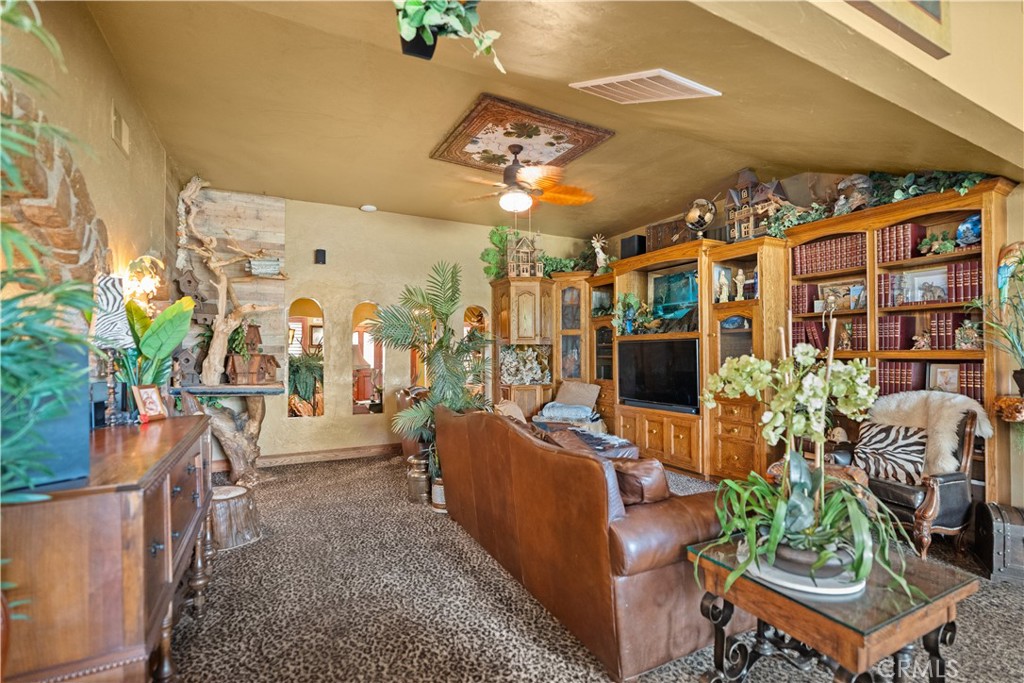 6016 E Texas Property Photo 9