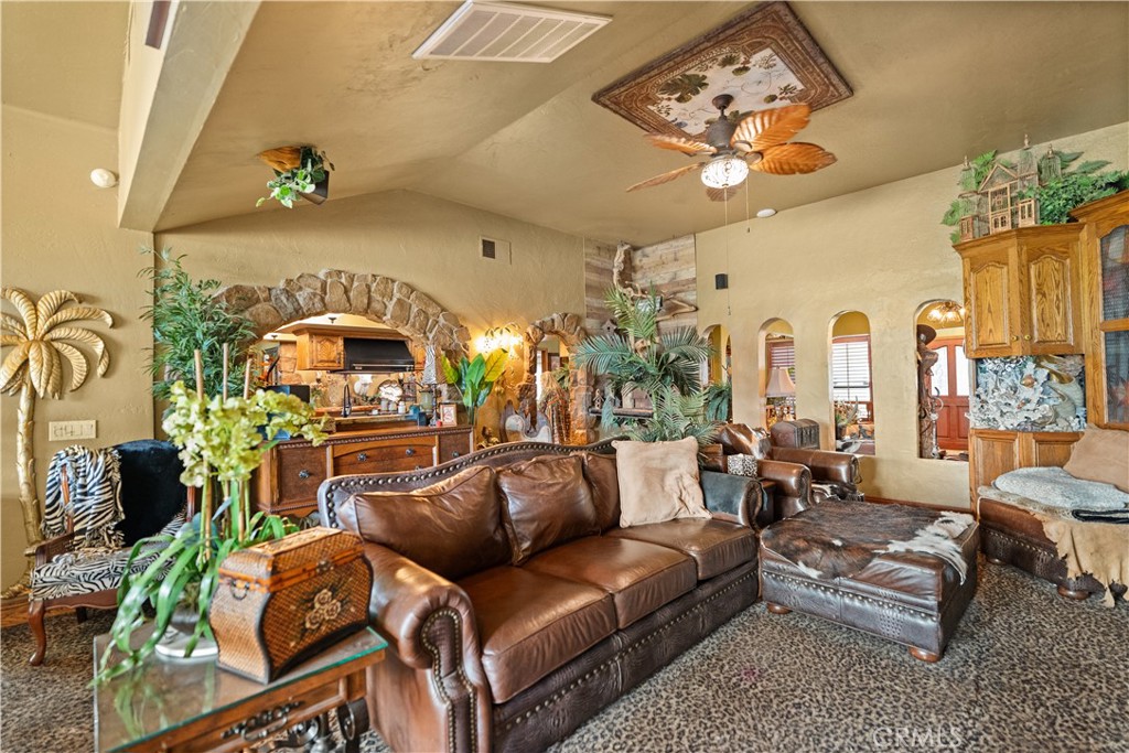 6016 E Texas Property Photo 10