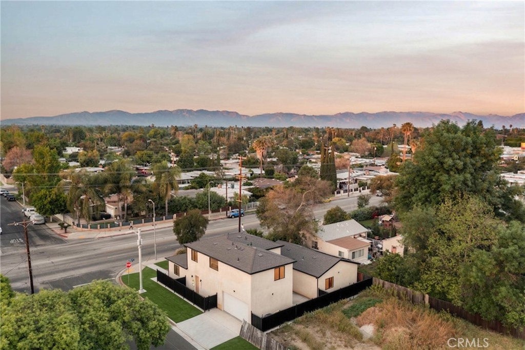 17852 Saticoy Street Property Photo 28