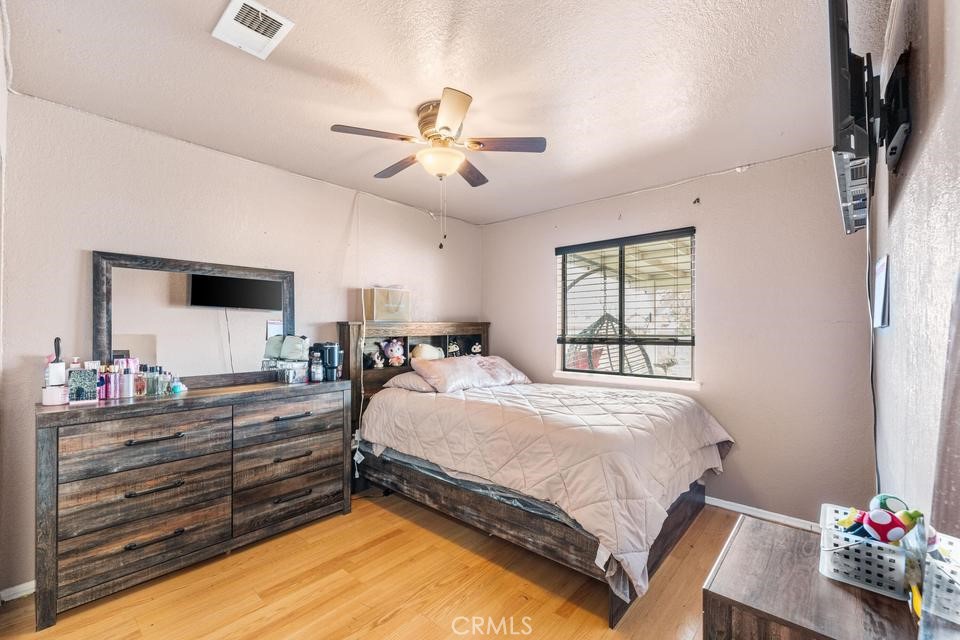 1827 Louise Property Photo 9