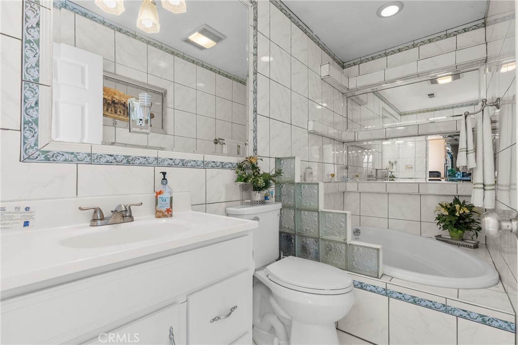 11337 Hayvenhurst Property Photo 31