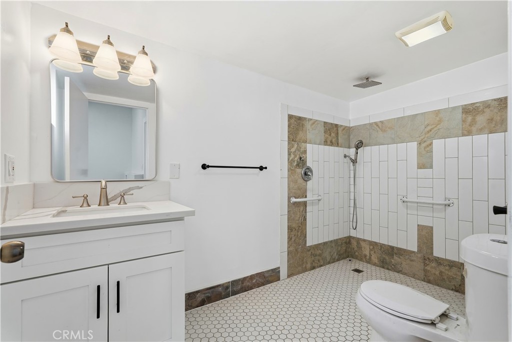 537 N Cummings Street Property Photo 25