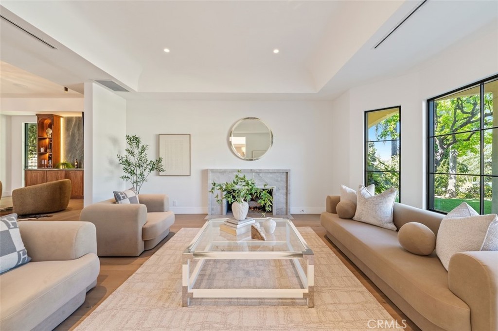 4645 Westchester Property Photo 10