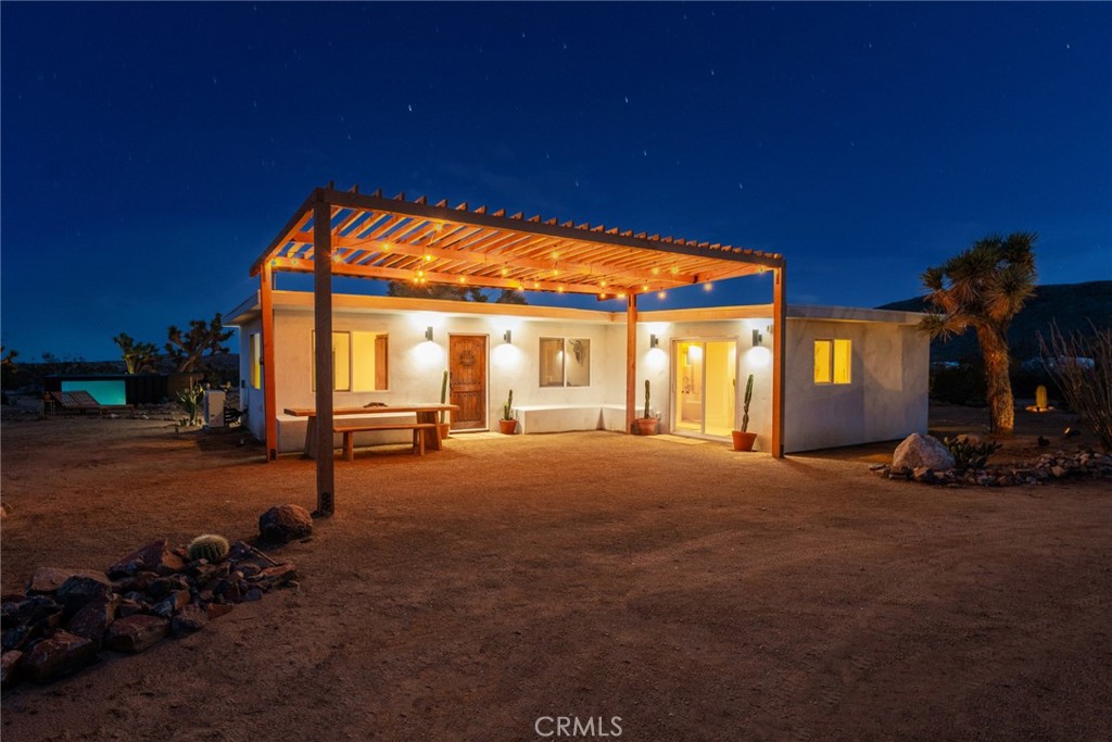 1571 Covelo Avenue Property Photo 3
