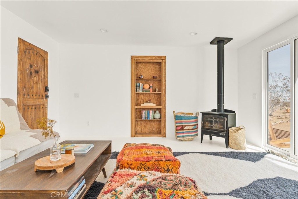1571 Covelo Avenue Property Photo 8
