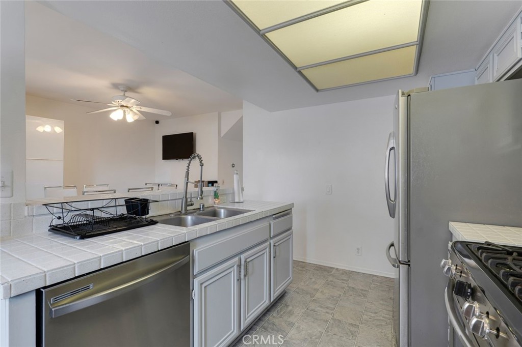 10231 Independence C17 Property Photo 13