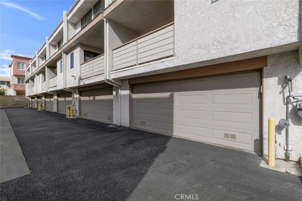 10231 Independence C17 Property Photo 28