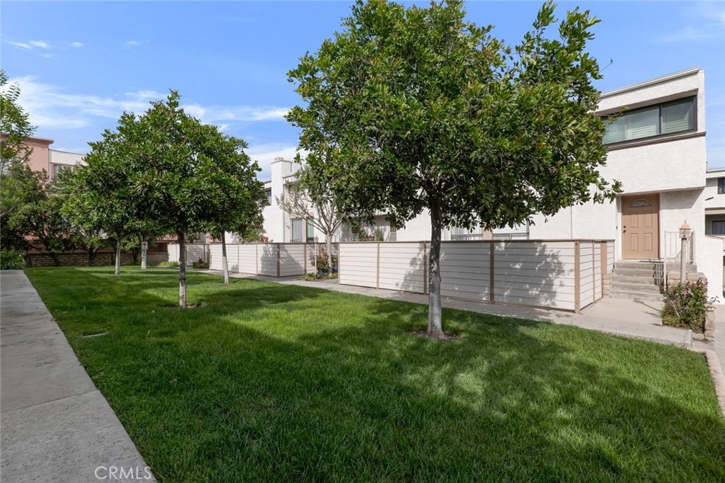 10231 Independence C17 Property Photo 29