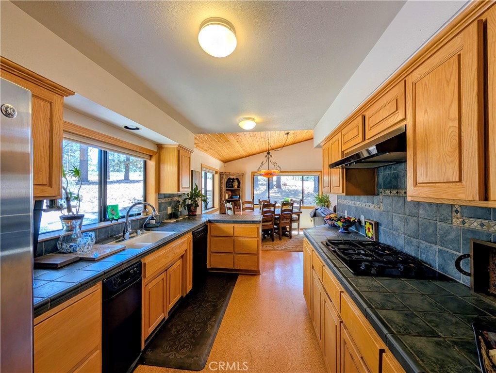 1575 Petersen Lane Property Photo 10