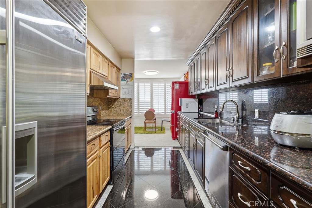 429 N Oakhurst Drive 301 Property Photo 11