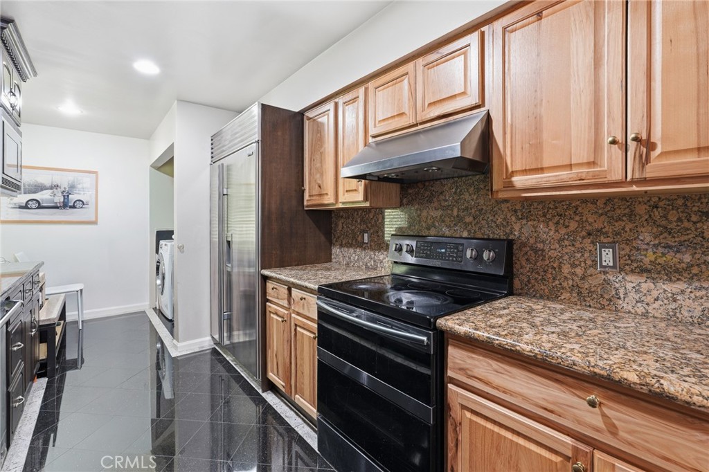 429 N Oakhurst Drive 301 Property Photo 12