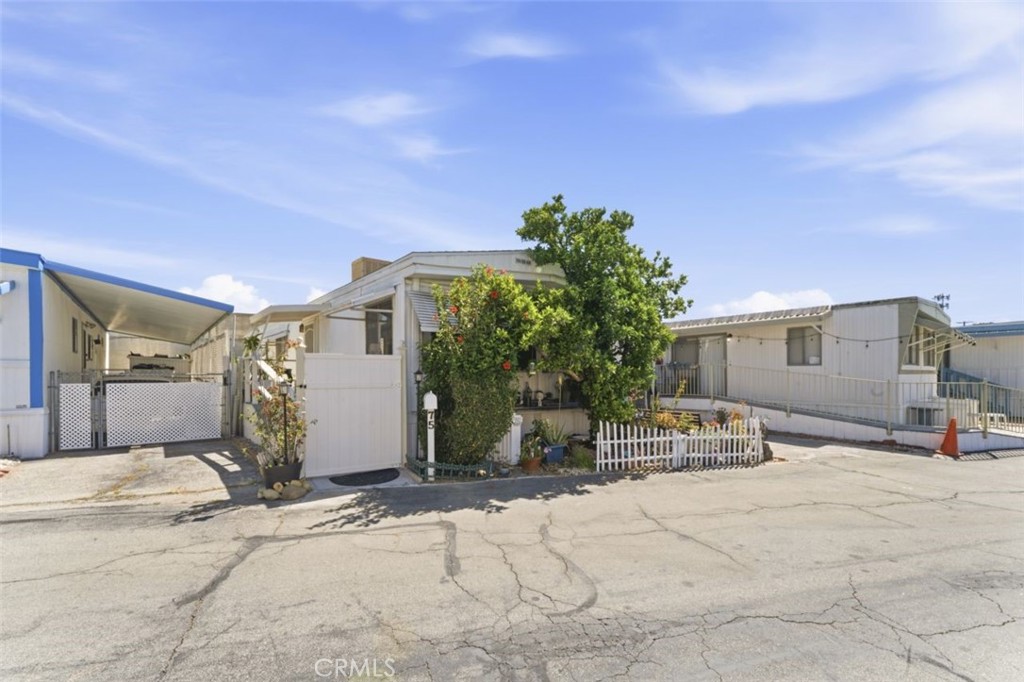 21001 Plummer 75 Property Photo 4