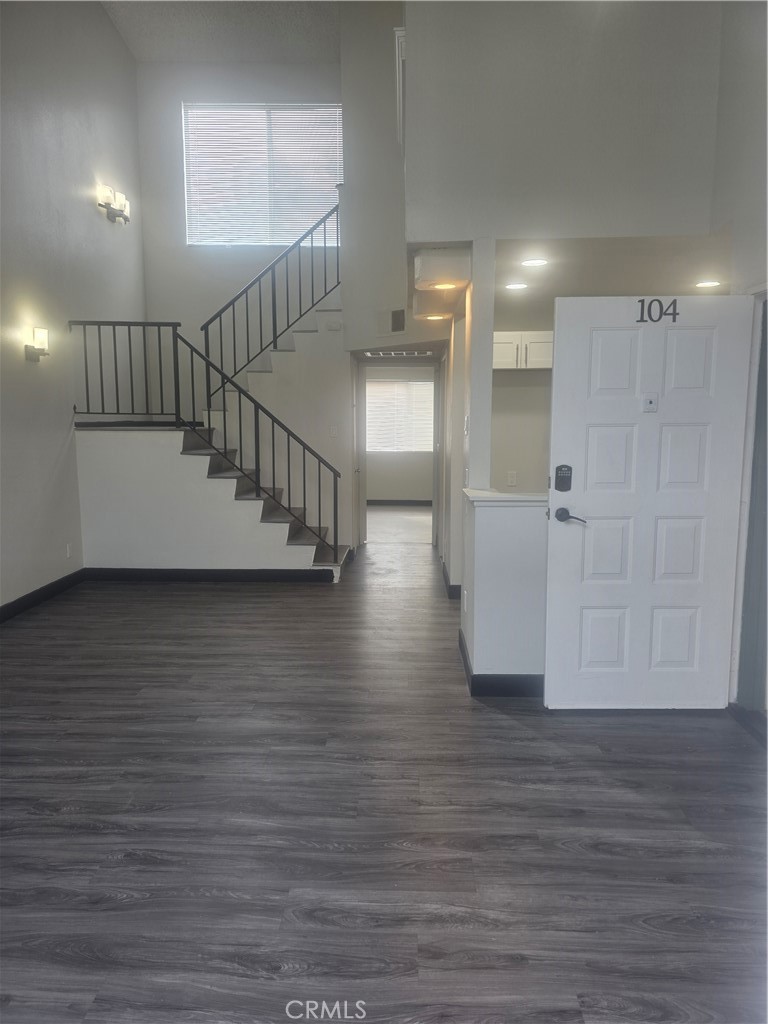11150 Glenoaks 104 Property Photo 1