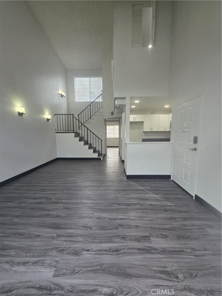 11150 Glenoaks 104 Property Photo 3
