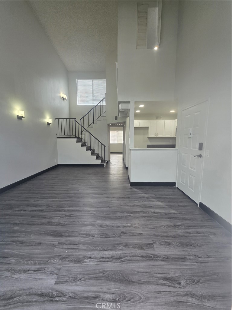 11150 Glenoaks 104 Property Photo 4