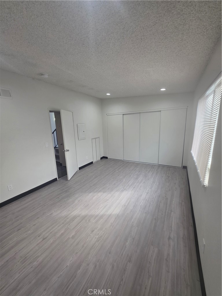 11150 Glenoaks 104 Property Photo 10