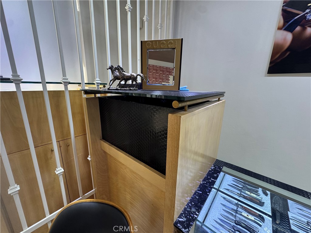 619 E Colorado Street Property Photo 10