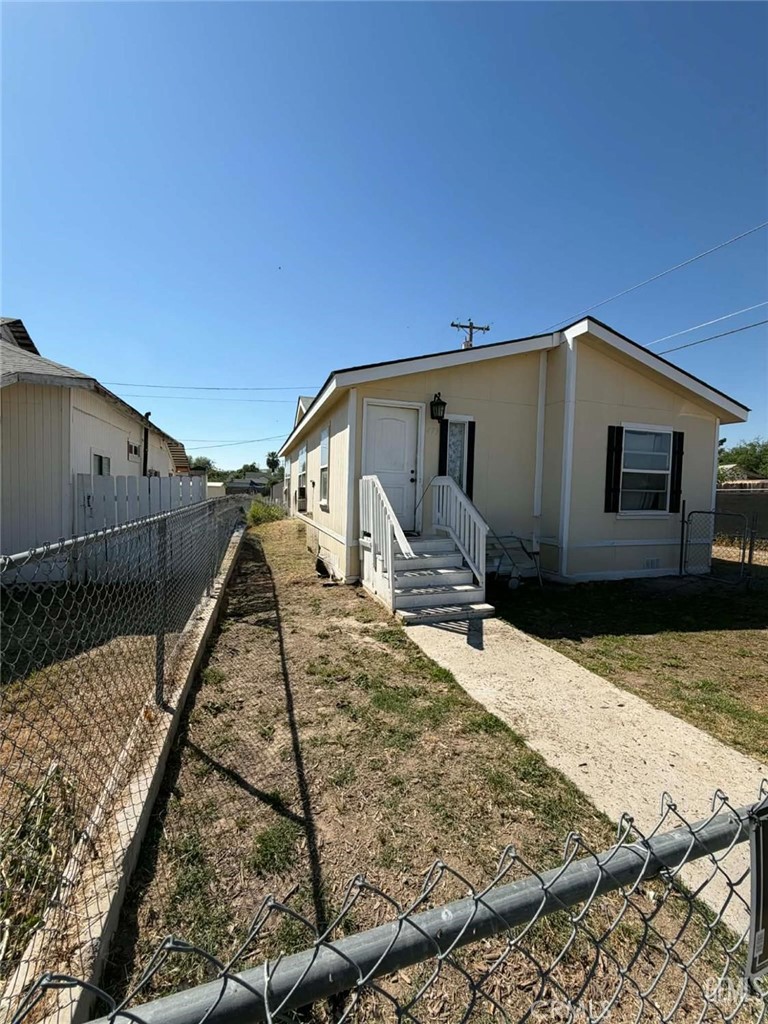 473 Cedar Property Photo 3
