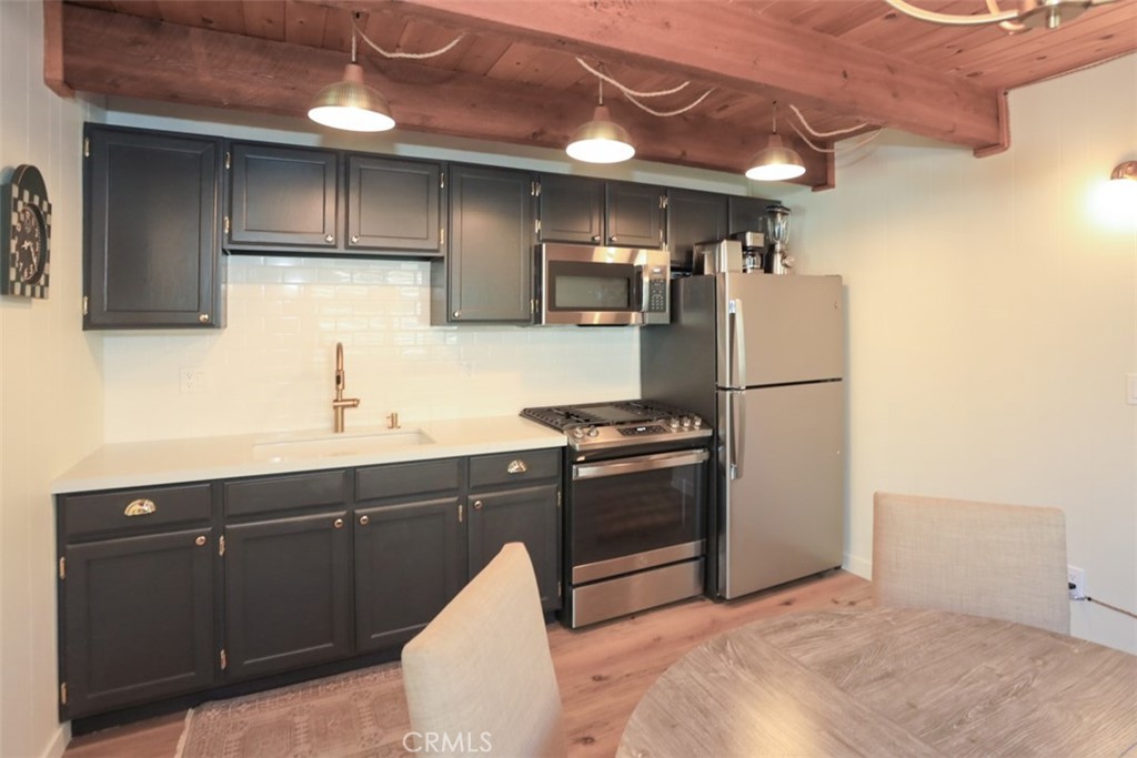 537 Vista Avenue Property Photo 15