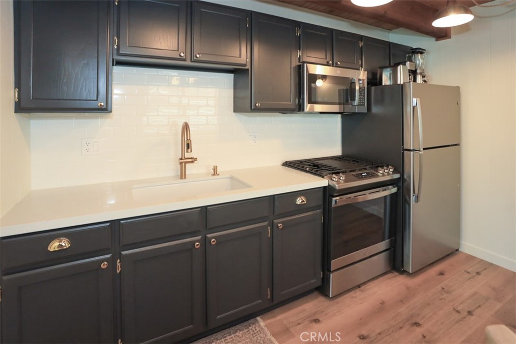 537 Vista Avenue Property Photo 16