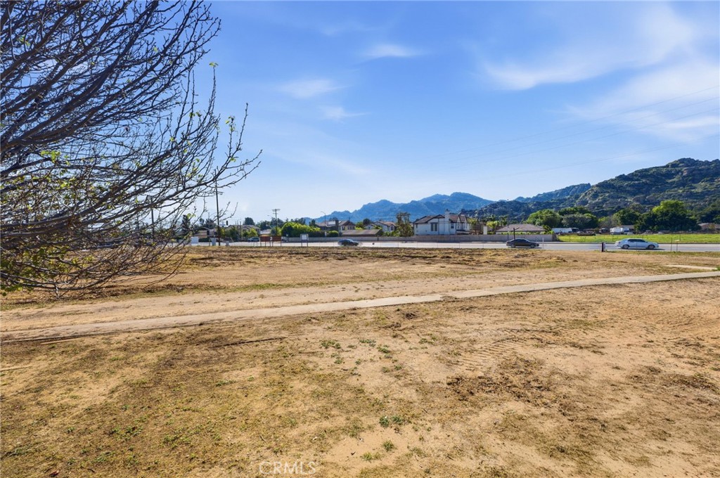 10721 Andora Property Photo 8