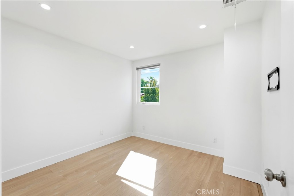 4455 Colfax Avenue Property Photo 14