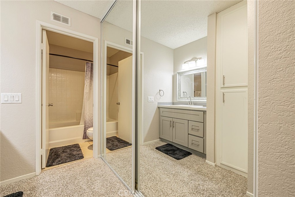 2554 Olive 82 Property Photo 10