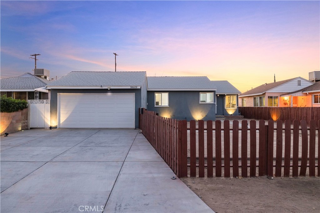 38609 Ladelle Avenue Property Photo 1