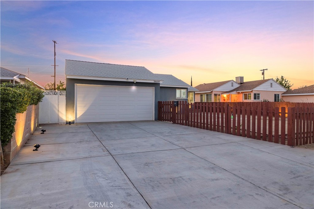38609 Ladelle Avenue Property Photo 2