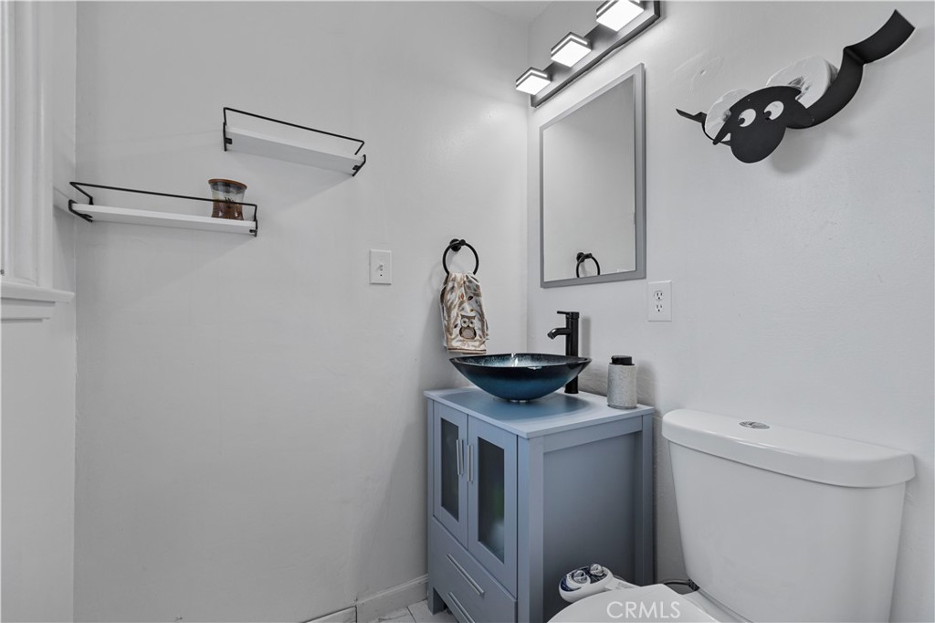 38609 Ladelle Avenue Property Photo 31