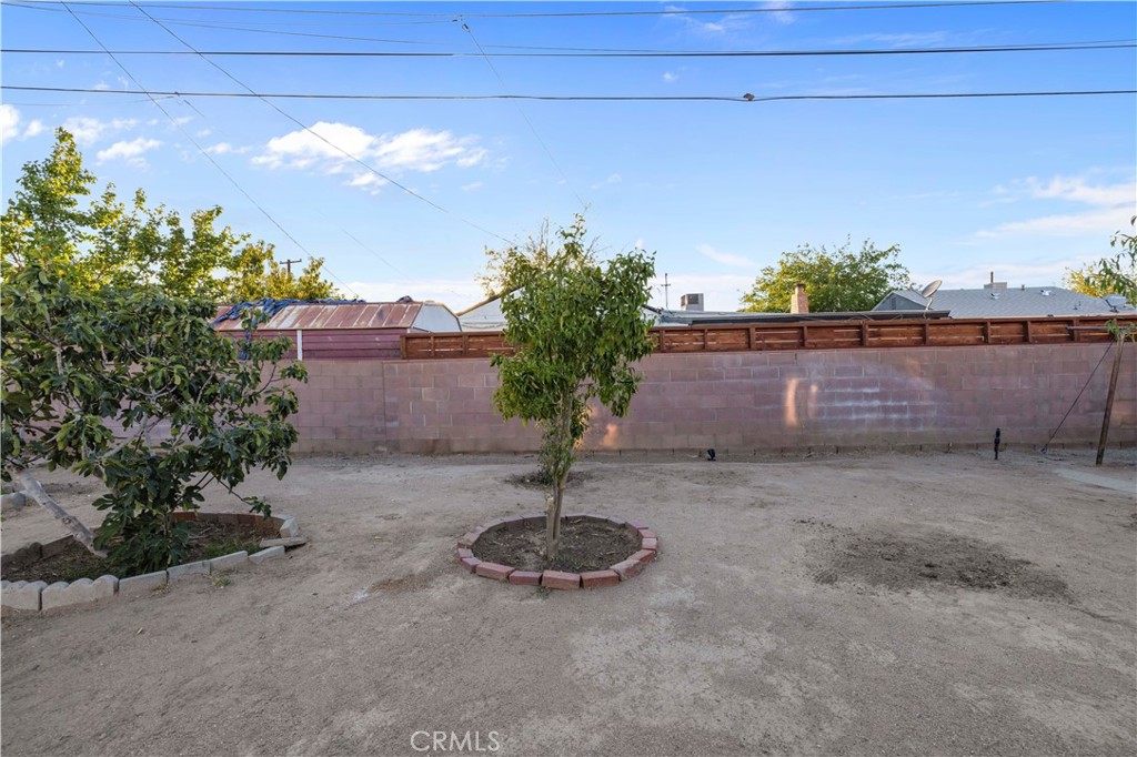 38609 Ladelle Avenue Property Photo 40