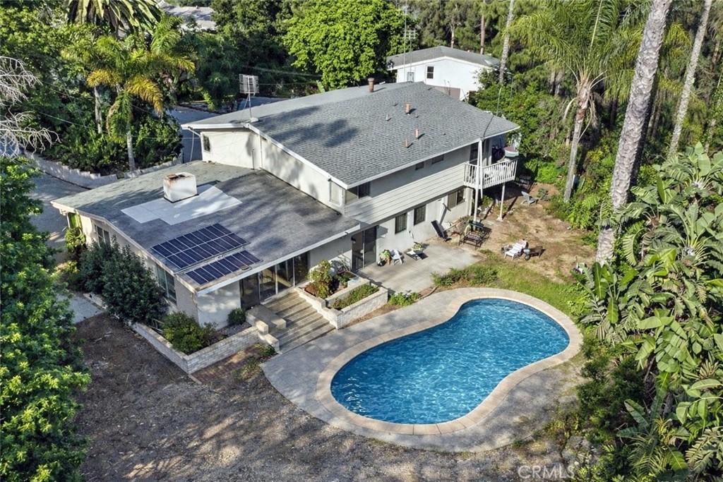 15 La Crescenta Drive Property Photo