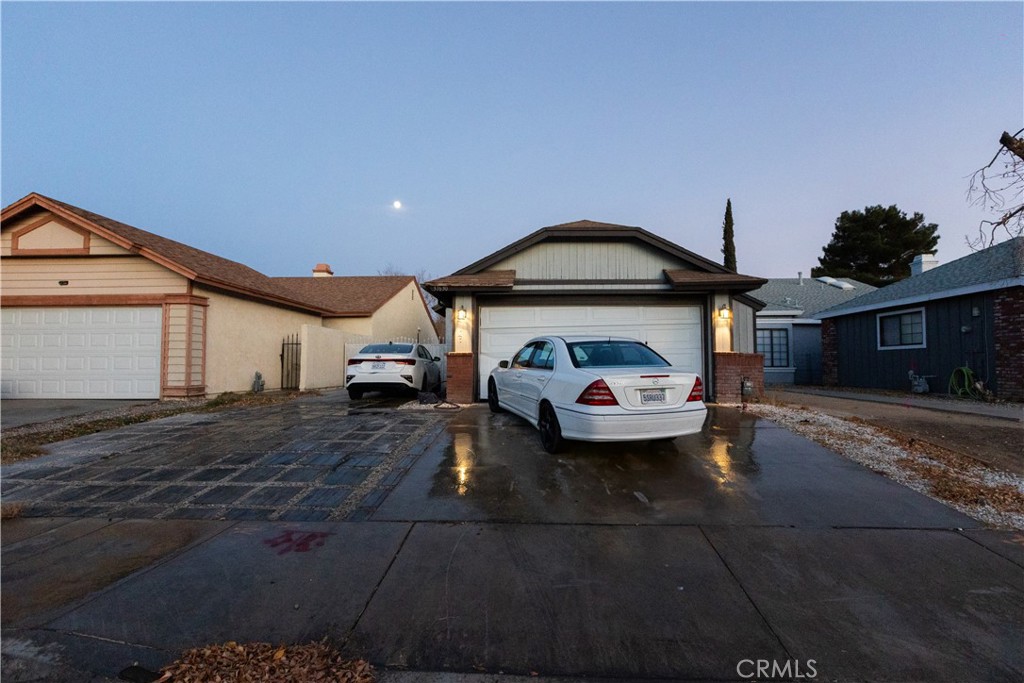 37630 12th E Property Photo 1