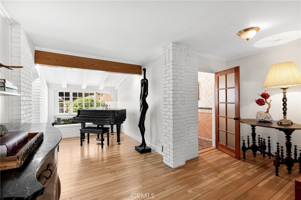4650 Encino Avenue Property Photo 19
