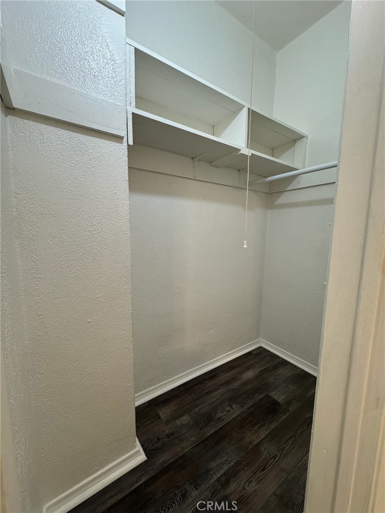 1246 N Kenmore Ave Property Photo 10