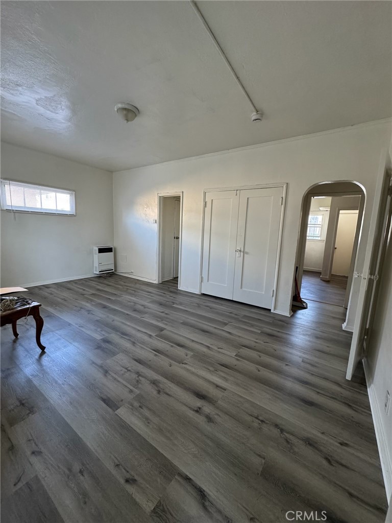 1246 N Kenmore Ave Property Photo 14