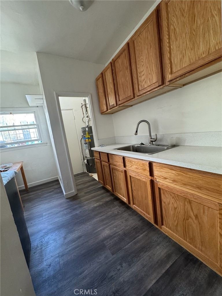 1246 N Kenmore Ave Property Photo 17
