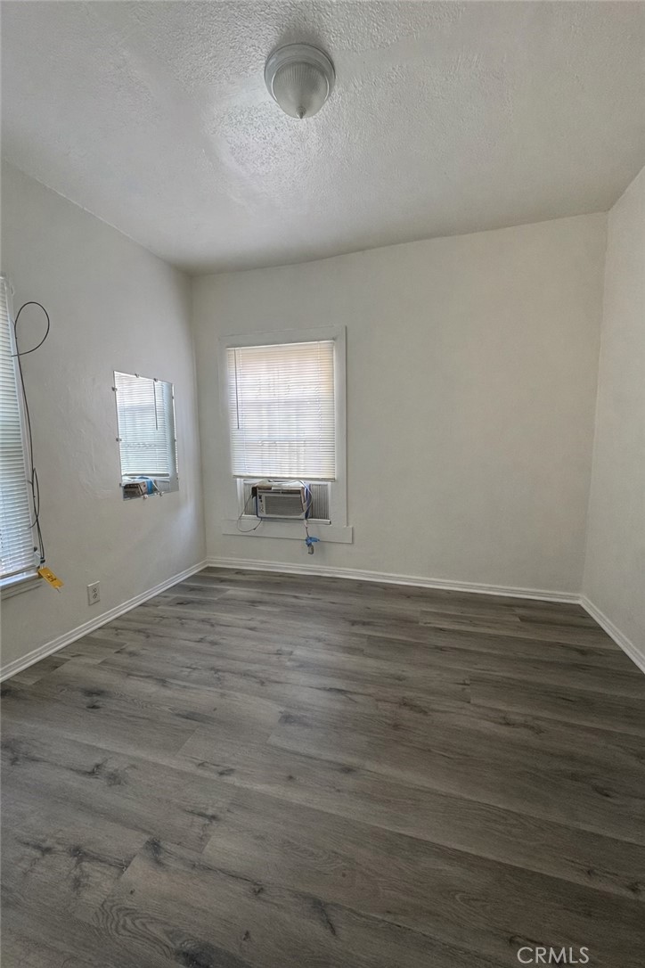 1246 N Kenmore Ave Property Photo 19