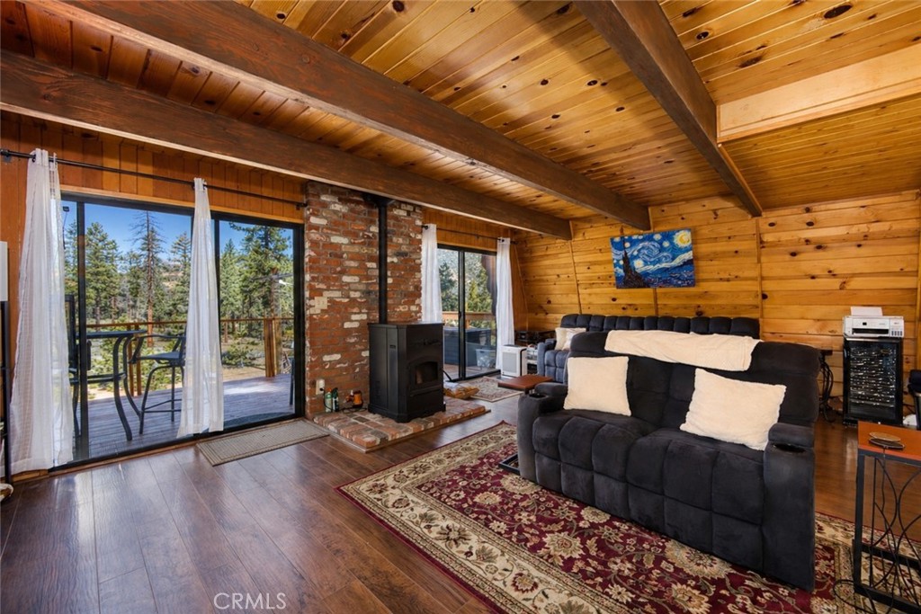 1916 Rustic Way Property Photo 8