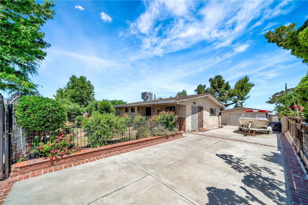 1617 Elizabeth Lake Property Photo 8
