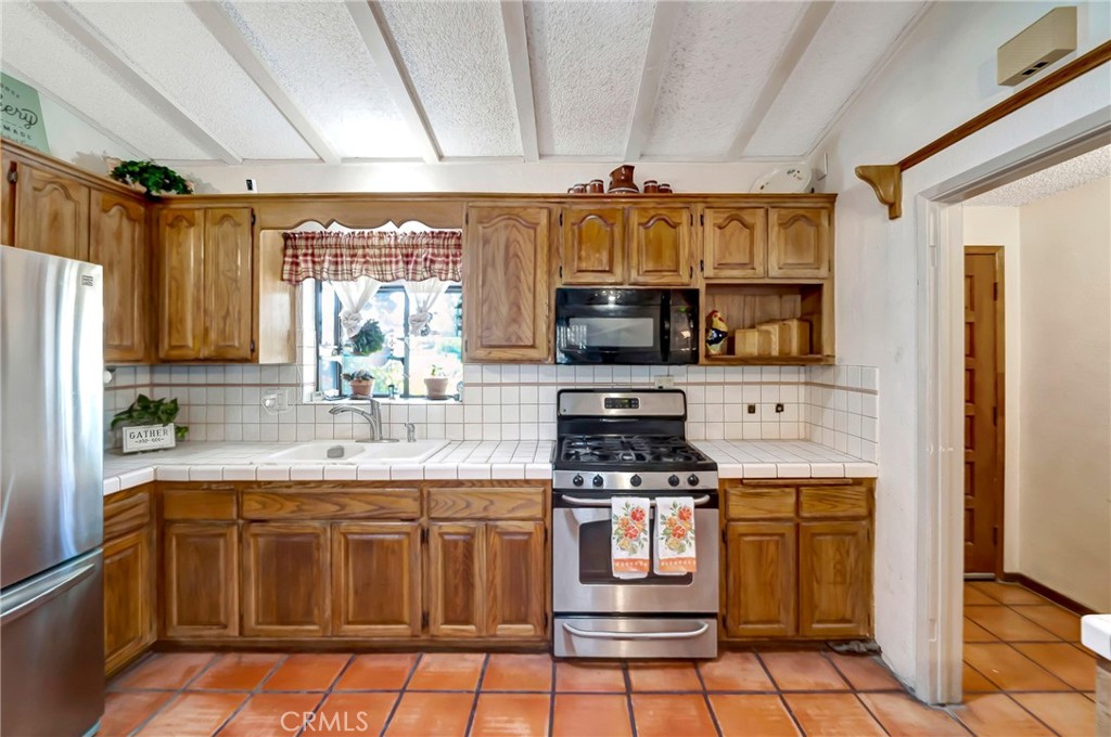 1617 Elizabeth Lake Property Photo 14