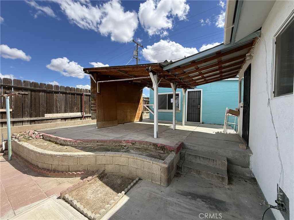 407 E Street Property Photo 7